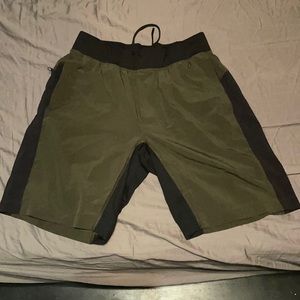 Lululemon 9” linerless shorts